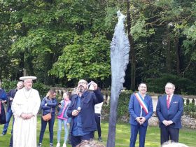 inauguration du jardin à la française avec la sculpture le printemps